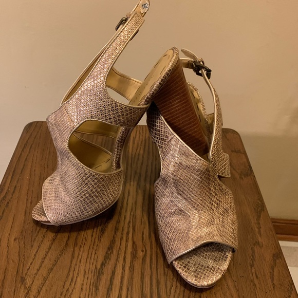 Nine West open toed faux snakeskin pumps - Picture 2 of 8